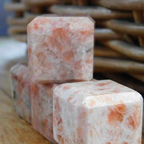 Sunstone cubes - Picture 4 of 4